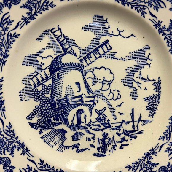 Vintage Royal C 52 Underglaze China Blue Windmill Pattern 9" Luncheon Plate - Picture 3 of 6